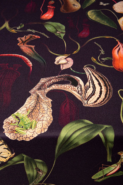 Mantel Carnivora Purple